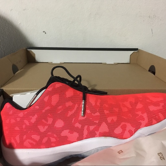 Men’s Jordans Size 8 - Picture 5 of 7